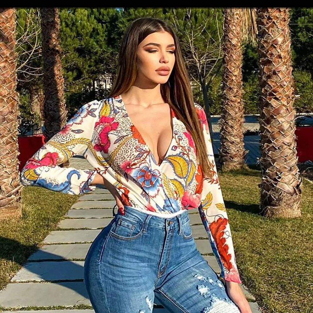 Fashion Nova "Back in time" bodysuit - Picture 4 of 4